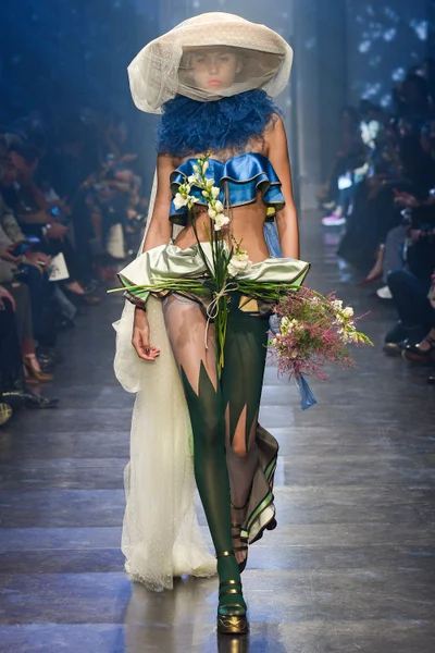 Look 54